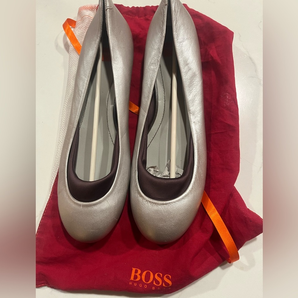 New Rare Hugo Bosd Silver leather Ballet flats 39.5